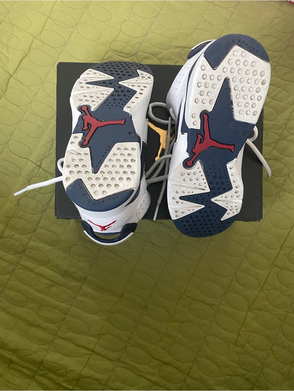 EUC Jordan Kids Navy and White High-Top Sneakers Size 12c - Picture 6 of 13